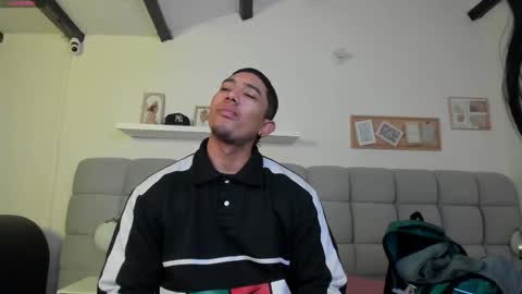 Snapshot of erotic_sins chatting on 12.02.25 erotic_sins online show from 12.02.25