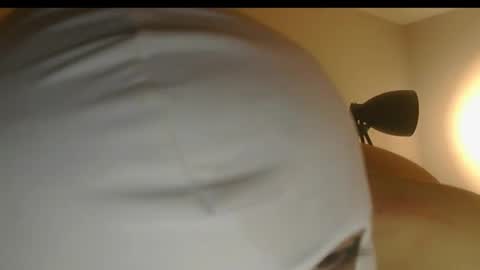 Snapshot of erotica_angel chatting on 12.17.25 Nikki Erotica online show from 12.17.25