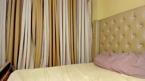 Snapshot of erotictsmonica chatting on 12.23.24 monica online show from 12.23.24