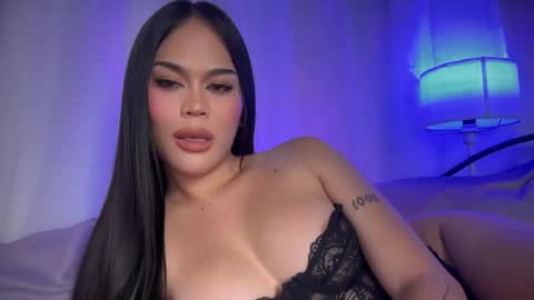 Snapshot of erotictsmonica chatting on 11.13.25 monica online show from 11.13.25