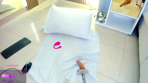 TINY  online show from 03.04.25