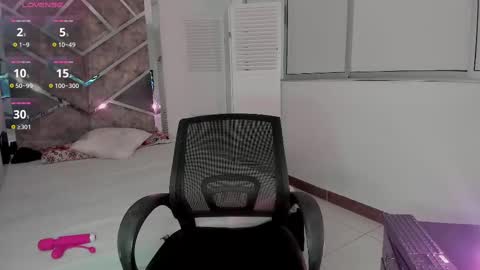 Snapshot of eryx_eriscor chatting on 10.03.25 Eryx online show from 10.03.25