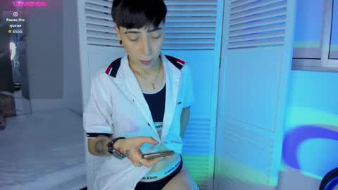 Snapshot of eryx_eriscor chatting on 11.19.25 Eryx online show from 11.19.25