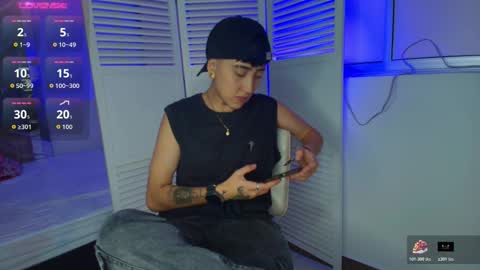 Snapshot of eryx_eriscor chatting on 11.21.25 Eryx online show from 11.21.25