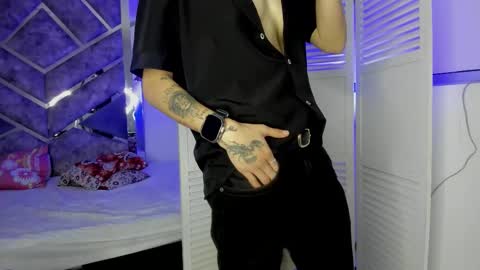 Snapshot of eryx_eriscor chatting on 11.22.25 Eryx online show from 11.22.25