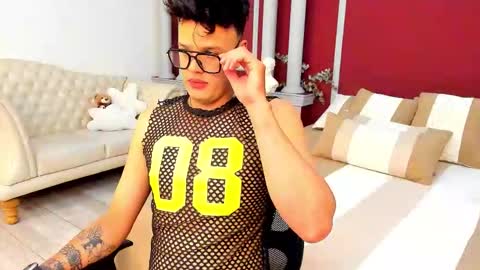 Snapshot of eryxmarlowe_ chatting on 10.20.25 eryxmarlowe_ online show from 10.20.25