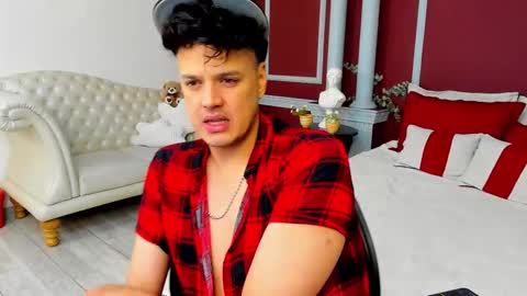 Snapshot of eryxmarlowe_ chatting on 10.22.25 eryxmarlowe_ online show from 10.22.25