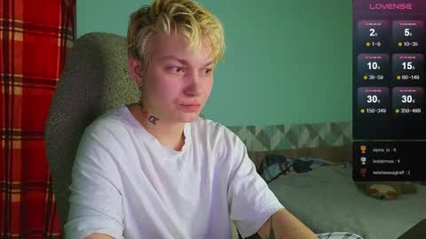 Snapshot of esajukyy chatting on 12.17.24 esajukyy online show from 12.17.24