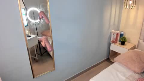 Snapshot of escarleth__ chatting on 01.03.25 Escarlet online show from 01.03.25