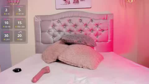 Snapshot of escarleth__ chatting on 11.14.25 Escarlet online show from 11.14.25