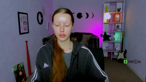 esma_shine online show from 10.01.25