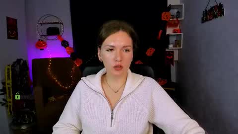 esma_shine online show from 10.23.25