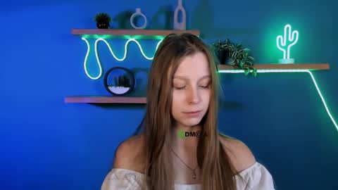 esme_moore_ online show from 10.09.25