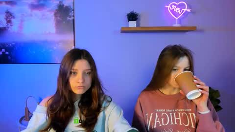 esme_moore_ online show from 10.24.25