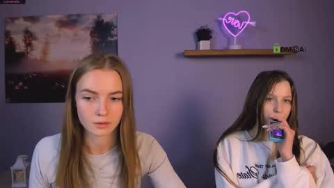 esme_moore_ online show from 11.13.25