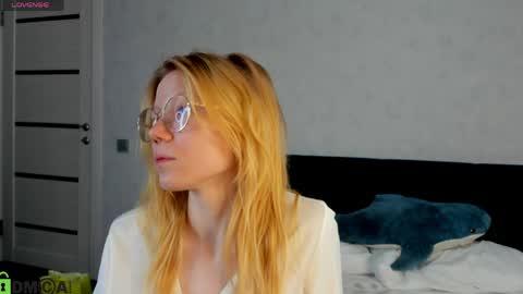 Esme Runn online show from 05.07.26