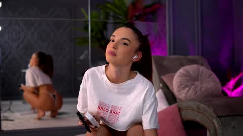 Snapshot of esmeainsley chatting on 12.05.24 Raluca  online show from 12.05.24