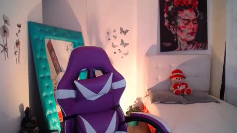 Esmeralda online show from 09.17.25