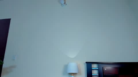 Snapshot of esmeralda_h chatting on 12.19.24 K E Y R A independent model online show from 12.19.24