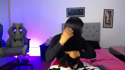 Perla online show from 10.06.25