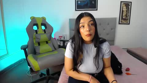 Perla online show from 10.23.25