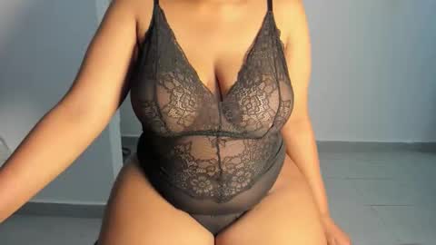 Esme online show from 10.08.25