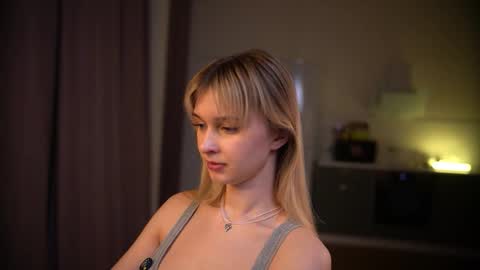 Snapshot of esmereal chatting on 03.12.26 How was your Christmas online show from 03.12.26