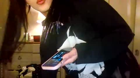 Snapshot of esoterickitten777 chatting on 01.08.26 axe online show from 01.08.26