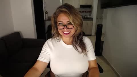 Snapshot of esperanza86_ chatting on 03.15.26 Juliana online show from 03.15.26