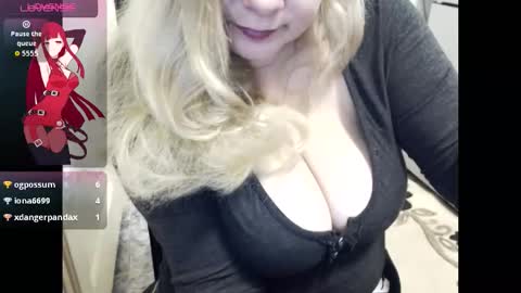 Esra online show from 11.01.25