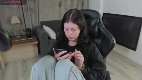 Snapshot of este_ria chatting on 12.03.24 esteria online show from 12.03.24