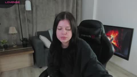 Snapshot of este_ria chatting on 12.04.24 esteria online show from 12.04.24