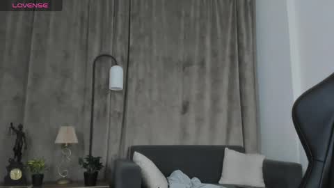 Snapshot of este_ria chatting on 12.04.24 esteria online show from 12.04.24