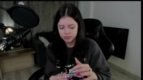 Snapshot of este_ria chatting on 12.08.24 esteria online show from 12.08.24