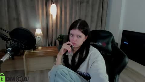 Snapshot of este_ria chatting on 12.12.24 esteria online show from 12.12.24