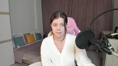 Snapshot of este_ria chatting on 12.29.24 esteria online show from 12.29.24