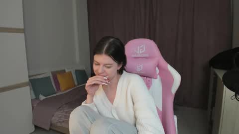 Snapshot of este_ria chatting on 12.31.24 esteria online show from 12.31.24