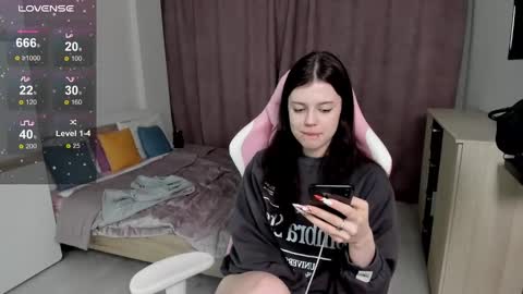 Snapshot of este_ria chatting on 01.04.25 esteria online show from 01.04.25