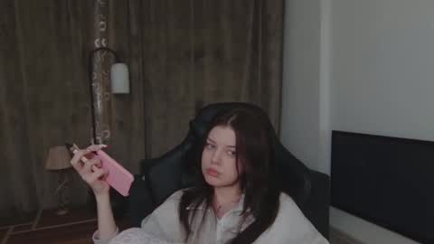 Snapshot of este_ria chatting on 01.13.25 esteria online show from 01.13.25