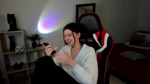 Snapshot of este_ria chatting on 01.16.25 esteria online show from 01.16.25