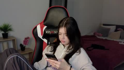 Snapshot of este_ria chatting on 01.24.25 esteria online show from 01.24.25