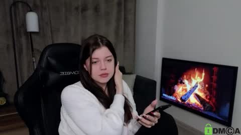 Snapshot of este_ria chatting on 01.25.25 esteria online show from 01.25.25