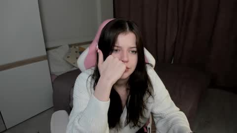 Snapshot of este_ria chatting on 01.25.25 esteria online show from 01.25.25