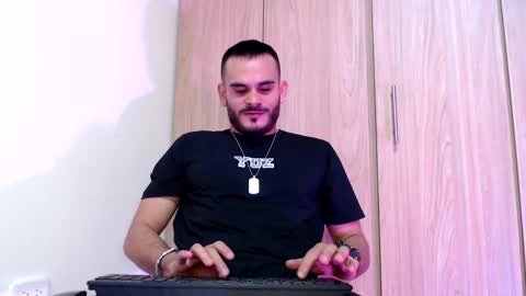 Esteban Fernandez online show from 01.26.25