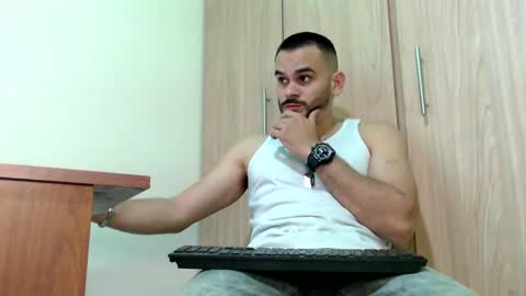 Esteban Fernandez online show from 02.08.25