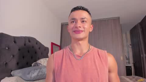 Snapshot of esteban_stud97 chatting on 10.14.25 Esteban Stud online show from 10.14.25