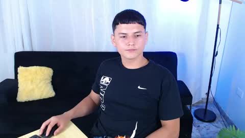 estebancum18 online show from 05.29.26