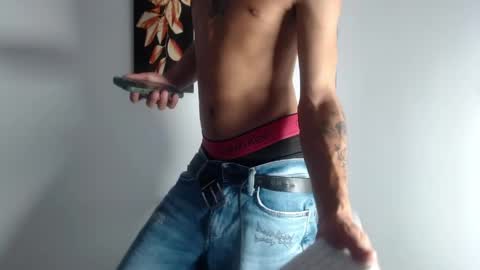 Snapshot of estebanjm22 chatting on 03.29.26 Esteban online show from 03.29.26