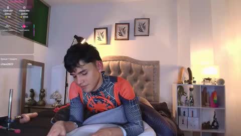 Snapshot of estebanperez_ chatting on 10.23.25 Esteban online show from 10.23.25