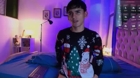 Snapshot of estebanperez_ chatting on 12.05.25 Esteban online show from 12.05.25